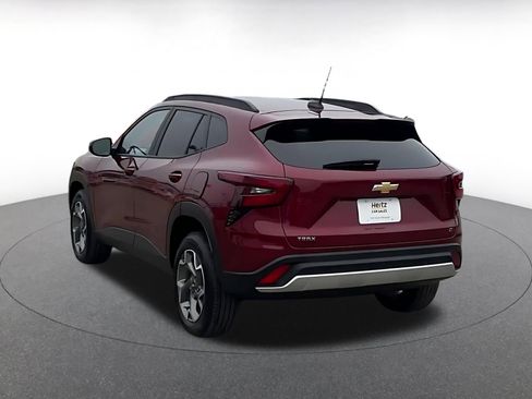 Used 2025 Chevrolet Trax LT image 11