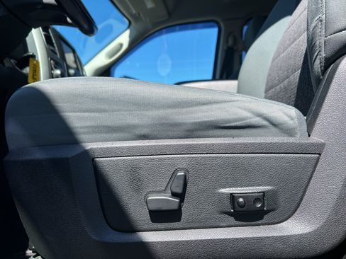 Used 2018 RAM 1500 Big Horn AWD/4WD image 16