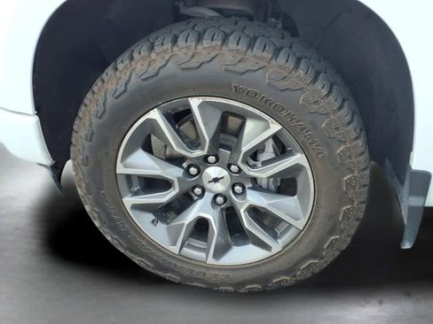 Used 2023 Chevrolet Silverado 1500 RST w/ Convenience Package II AWD/4WD image 16