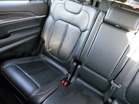 Used 2022 Jeep Grand Cherokee L Limited w/ MOPAR Finishing Package image 12