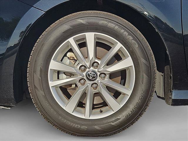Used 2025 Toyota Camry LE FWD image 29