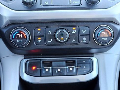 Used 2021 GMC Acadia SLT image 24