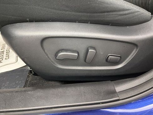 Used 2018 Nissan Rogue SV w/ Sun & Sound Touring Package image 28