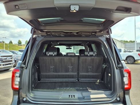 Used 2023 Ford Expedition Limited AWD/4WD image 11