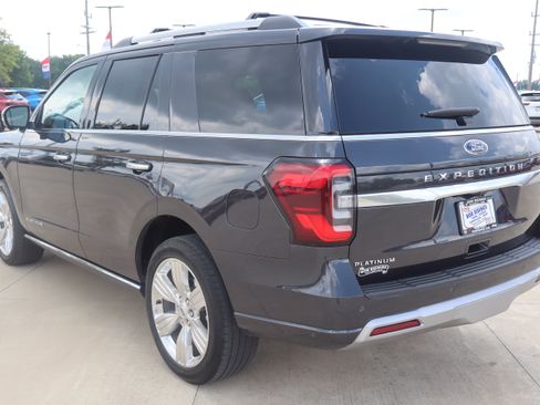 Used 2024 Ford Expedition Platinum AWD/4WD image 7