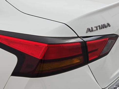 Certified 2023 Nissan Altima 2.5 SR image 32