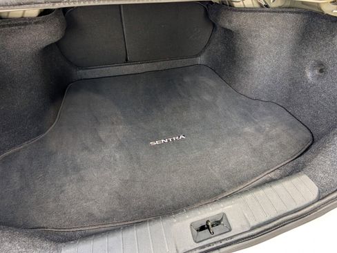 Used 2021 Nissan Sentra SV image 9