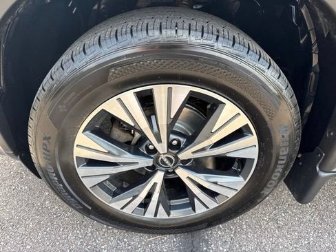 Certified 2023 Nissan Rogue SV AWD/4WD image 30