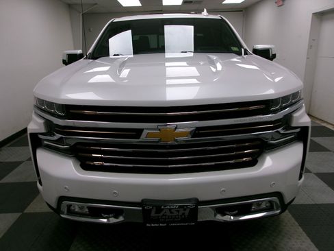 Used 2019 Chevrolet Silverado 1500 High Country w/ Technology Package AWD/4WD image 17