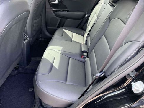 Used 2022 Kia Niro Touring Special Edition FWD image 17