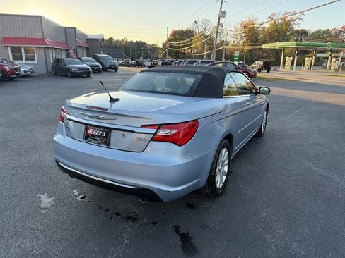 Used 2012 Chrysler 200 Touring image 8
