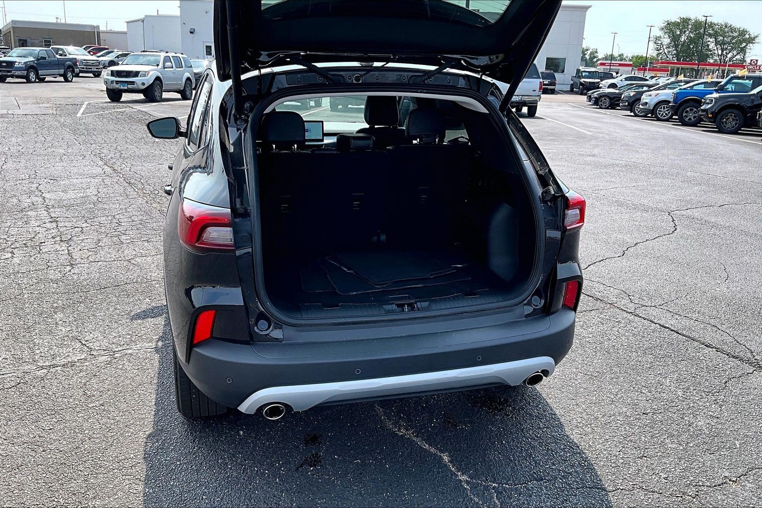 Certified 2025 Ford Escape Platinum AWD/4WD image 19