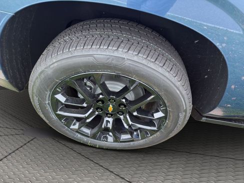 New 2026 Chevrolet Suburban Premier image 24