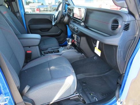 New 2025 Jeep Gladiator Rubicon w/ Convenience Group image 10
