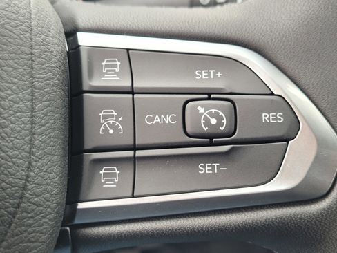 New 2026 Jeep Compass Latitude image 19