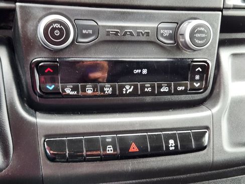 Used 2025 RAM ProMaster 2500 FWD image 19