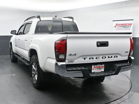 Used 2019 Toyota Tacoma SR5 AWD/4WD image 6