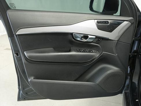 Used 2022 Volvo XC90 T8 R-Design w/ Advanced Package image 18