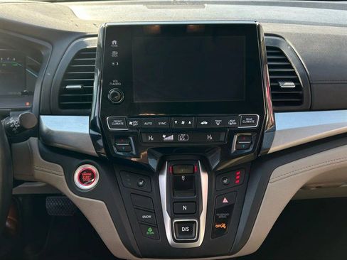 Used 2018 Honda Odyssey EX-L image 11