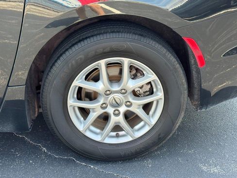 Used 2023 Chrysler Pacifica Touring-L FWD image 7