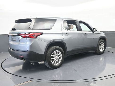 Used 2023 Chevrolet Traverse LS FWD image 6