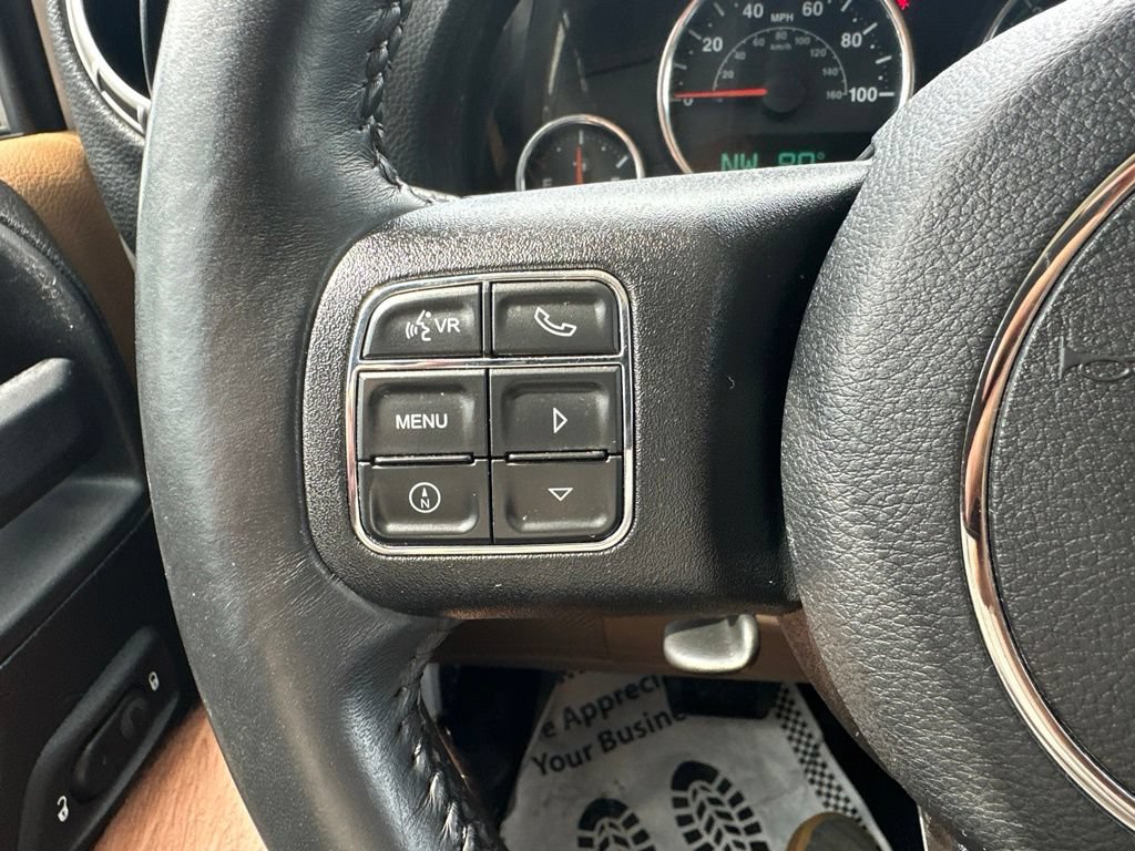 Used 2017 Jeep Wrangler Rubicon w/ Connectivity Group AWD/4WD image 18