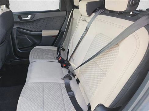 Used 2020 Ford Escape SE image 14