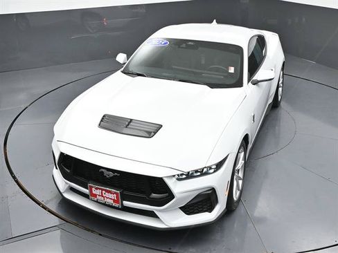 Used 2025 Ford Mustang GT Premium RWD image 36