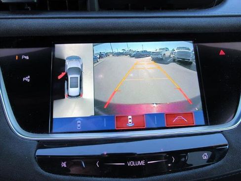 Used 2018 Cadillac XT5 Platinum w/ Driver Assist Package image 29