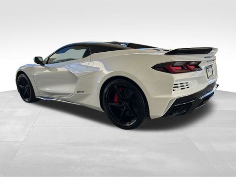 Used 2025 Chevrolet Corvette E-Ray w/ ZER Performance Package image 4