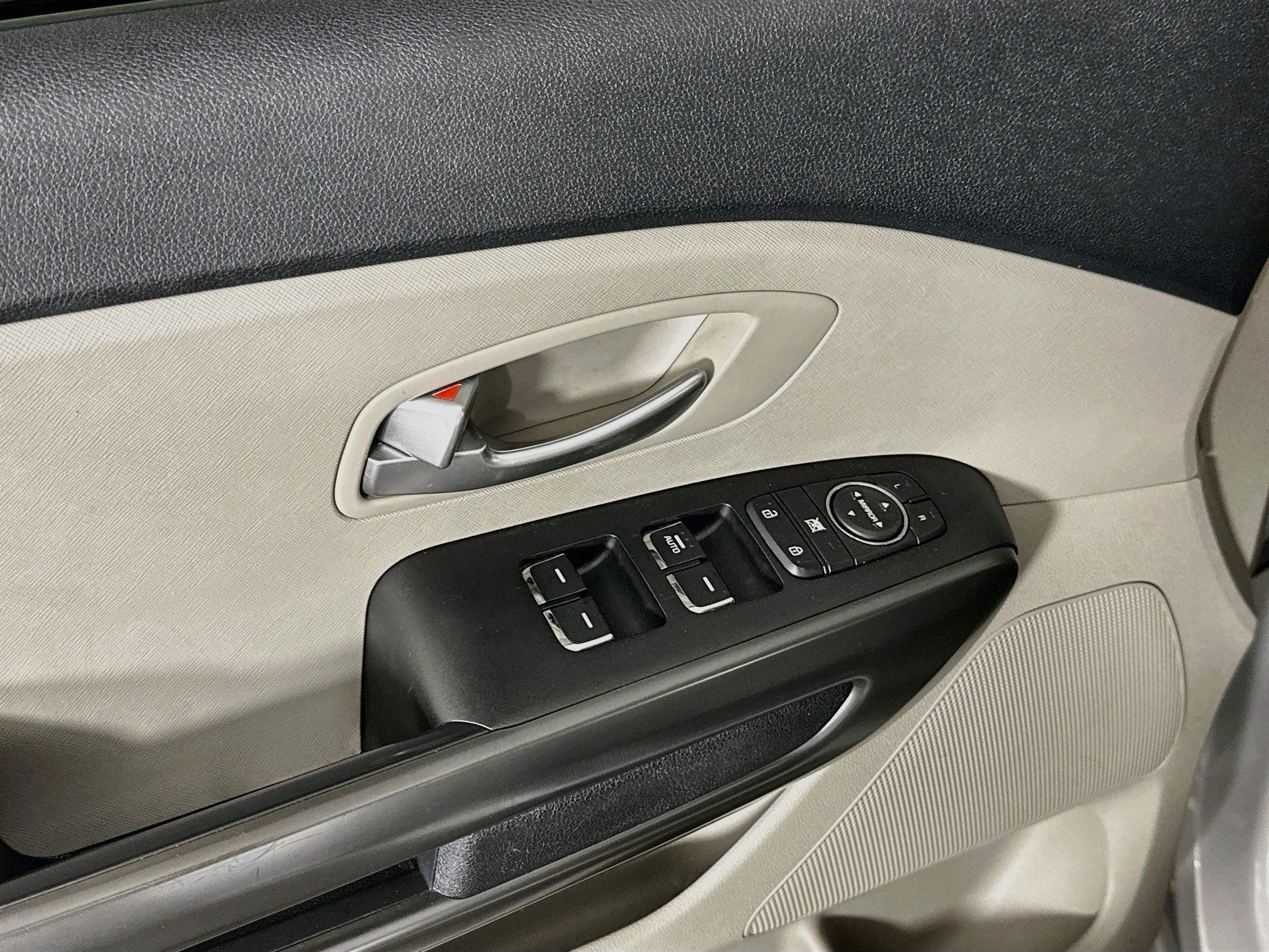 Used 2020 Kia Sedona LX FWD image 15
