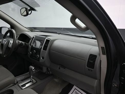 Used 2018 Nissan Frontier SV w/ Value Truck Package AWD/4WD image 8