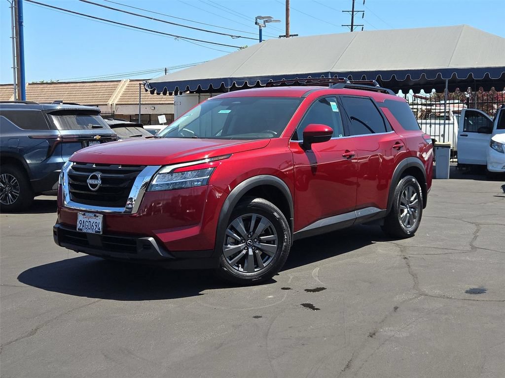 Used 2022 Nissan Pathfinder SV FWD image 1