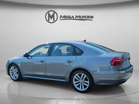 Used 2019 Volkswagen Passat 2.0T Wolfsburg w/ Wheels & Sunroof Package FWD image 4