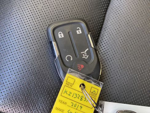 Used 2019 GMC Acadia Denali w/ Technology Package AWD/4WD image 30