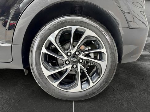 Used 2023 Chevrolet Bolt EUV Premier image 30