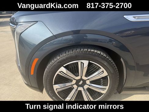 Used 2025 Cadillac Escalade IQ Luxury 2 w/ LPO, Premium Carpet Package AWD/4WD image 22