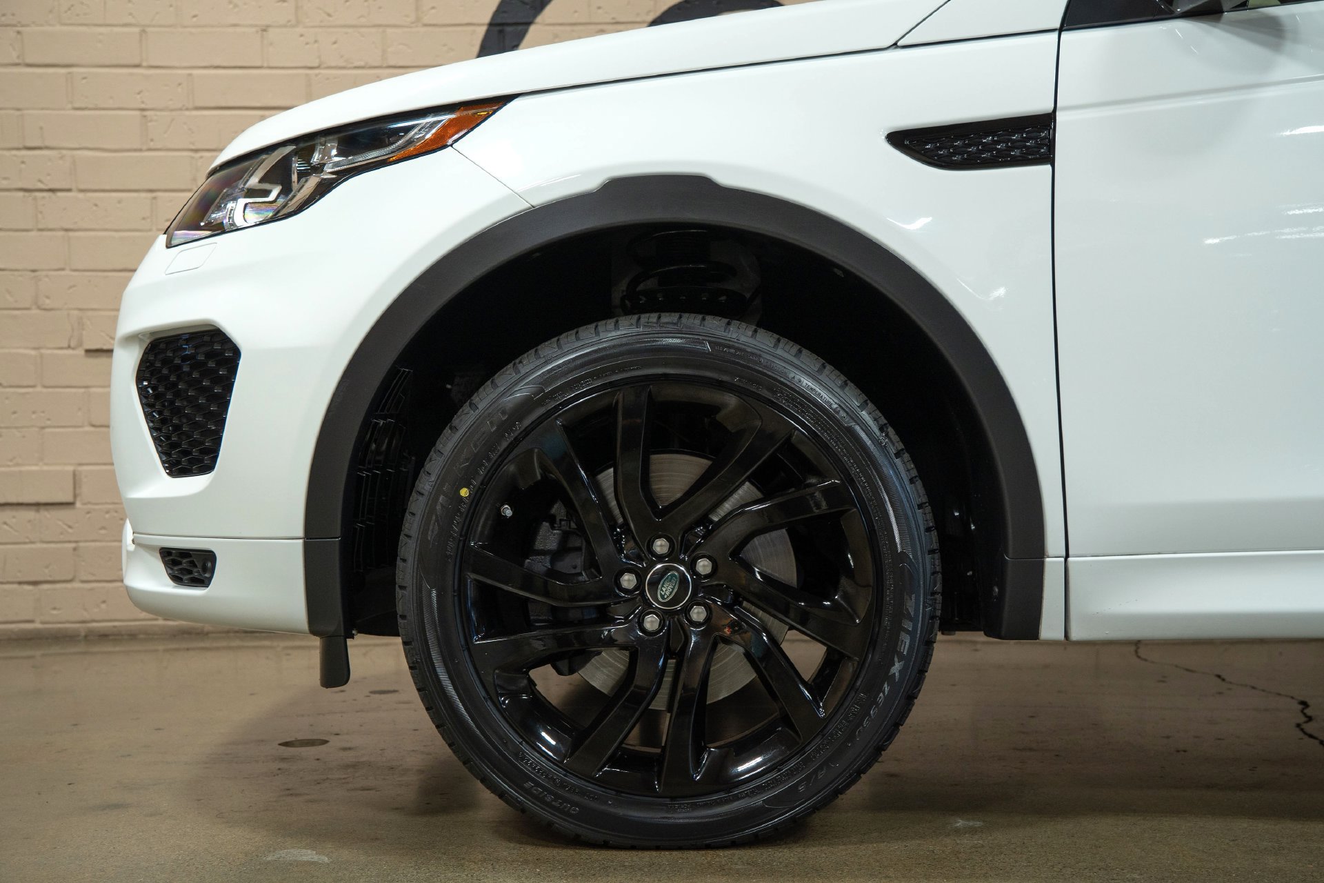 Used 2019 Land Rover Discovery Sport HSE Luxury AWD/4WD image 13