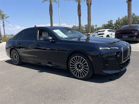 New 2025 BMW 740i image 4