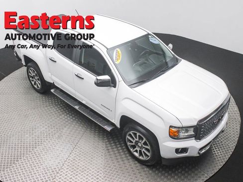 Used 2020 GMC Canyon Denali image 3