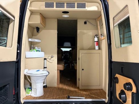 Used 2022 Mercedes-Benz Sprinter 3500 image 21