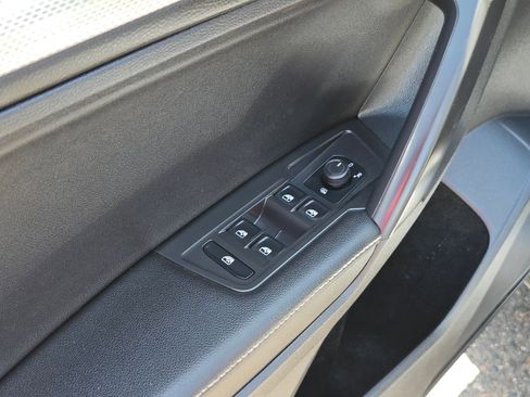 Used 2022 Volkswagen Tiguan S FWD image 12