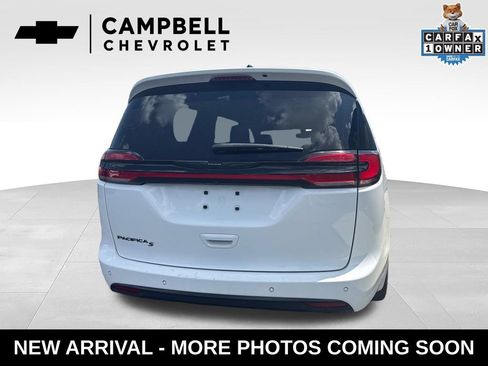 Used 2024 Chrysler Pacifica Touring-L w/ S Appearance Package FWD image 4