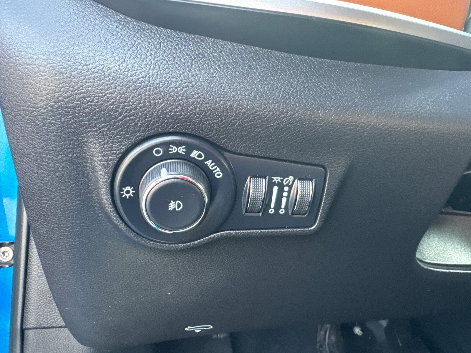 Used 2025 Jeep Compass Limited AWD/4WD image 15