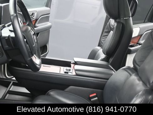 Used 2022 Lincoln Navigator Reserve AWD/4WD image 18