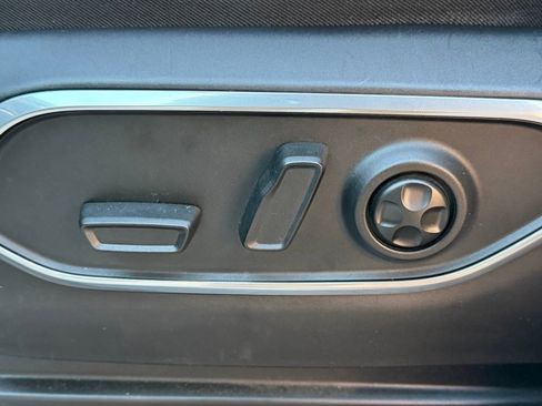 Certified 2024 Jeep Wagoneer L Series II w/ Flexible Seating Group image 23