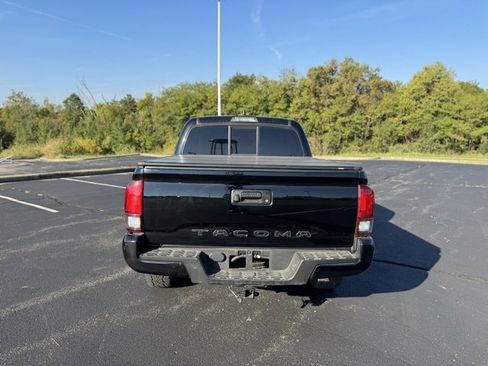 Used 2021 Toyota Tacoma SR w/ SR Convenience Package image 4