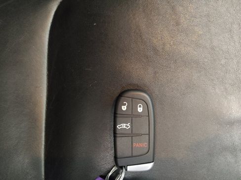 Used 2014 Chrysler 300 AWD w/ Driver Convenience Group image 32