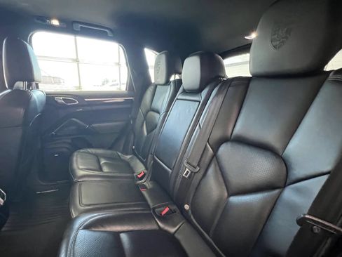 Used 2017 Porsche Cayenne AWD/4WD image 24