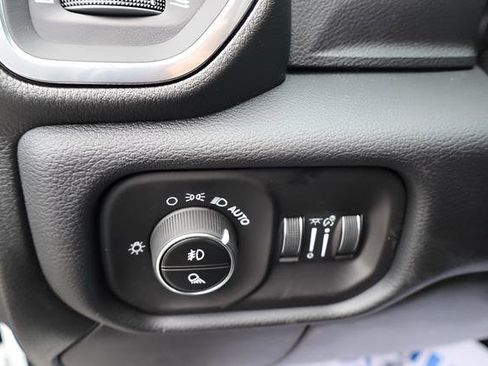 New 2026 RAM 2500 Laramie AWD/4WD image 19